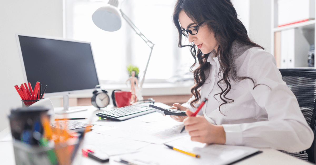 Is a career in Accounting and Payroll for you? Here’s what you need to know!